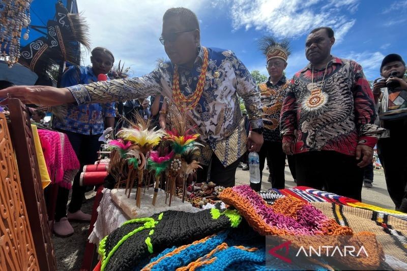 Tahukah Anda? Mahasiswa UGM KKN Manokwari Sukses Gelar Festival Menari di Kampung Bakaro, Perkuat Budaya dan Ekonomi Lokal