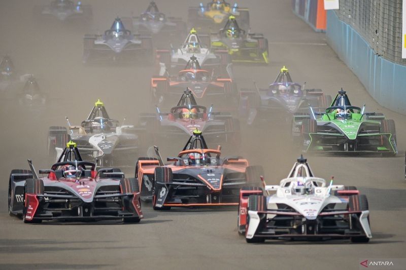 Tahukah Anda Mengapa FIA Perketat Aturan Formula E? Ini Dia Langkah Pencegahan Cedera Tangan Pembalap