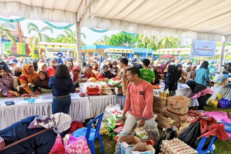 Fakta Menarik: 6 Ton Beras Tersalurkan dalam Gerakan Pangan Murah Kalteng untuk Stabilkan Harga