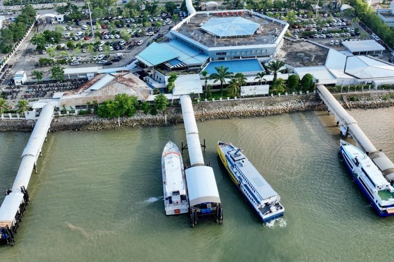 Fakta Menarik: Volume Peti Kemas Pelabuhan BP Batam Tumbuh 15% di Semester I 2025, Lampaui Target!