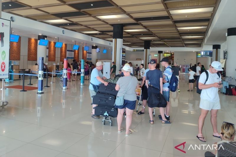 Fakta Mengejutkan: Abu Vulkanik Lewotobi Capai 18 Ribu Meter, Penerbangan Bandara Komodo Dibatalkan!