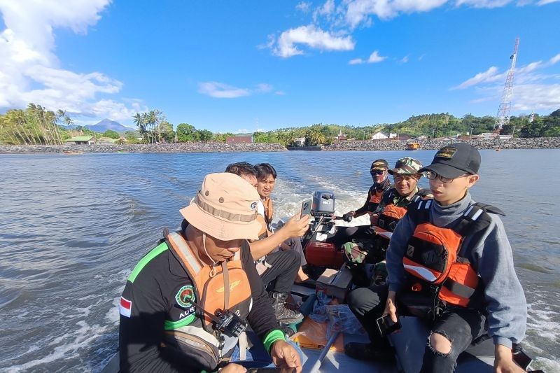 Pencarian Bocah Tenggelam Pantai Kambiow Bitung Berlanjut: Tim SAR Kerahkan Penyelam dan Perahu Karet
