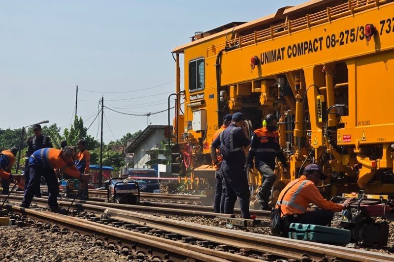 Fakta Menarik: 200 Personel KAI Atasi Dampak Anjloknya KA Argo Bromo Anggrek di Subang
