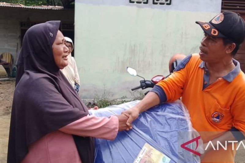Fakta Bantuan Darurat: BPBD Bangka Salurkan Terpal untuk Korban Angin Puting Beliung