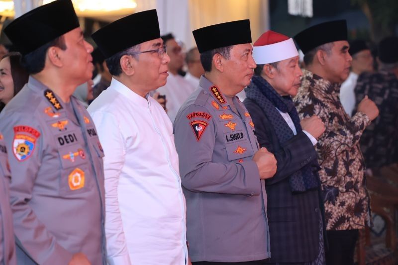 Kapolri Hadiri Puncak Haul Ponpes Buntet Cirebon: Pentingnya Kolaborasi Ulama-Umara Jaga Stabilitas Bangsa