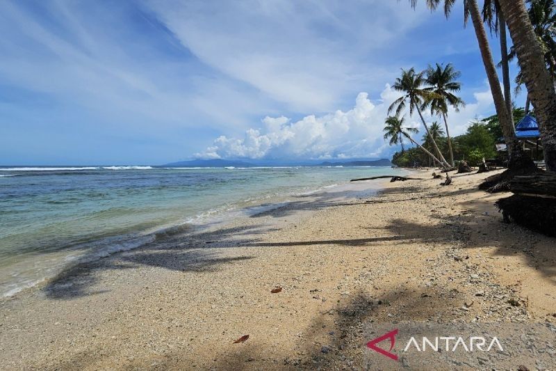 Fakta Unik: Kunjungan Wisatawan Nusantara di Papua Melonjak 115 Persen, Gubernur Dorong Pengembangan Pariwisata Papua