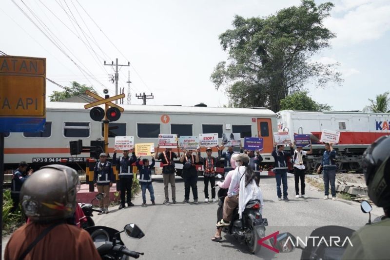 KAI Sumut Gencarkan Sosialisasi Keselamatan Perlintasan Sebidang di Lubuk Pakam: Tahukah Anda, Pelanggaran Bisa Berujung Pidana?