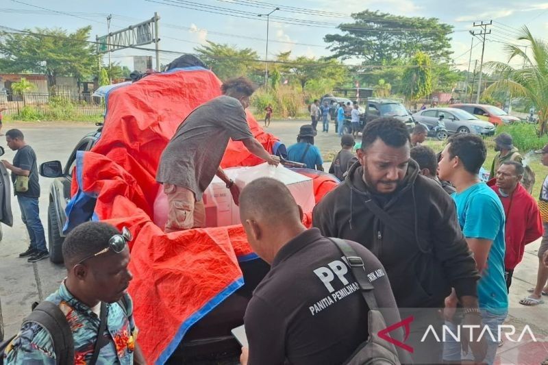 Menembus Batas: Bawaslu Jayapura Jamin Pengawasan Logistik PSU Jayapura Sampai ke Distrik Tersulit
