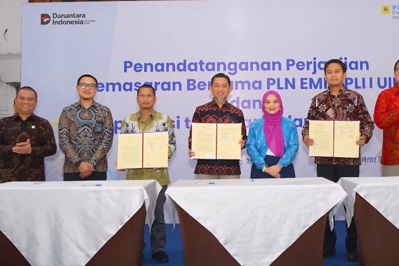 Tahukah Anda? PLN UID Sulselrabar dan PT EMI Jalin Kerja Sama Pemasaran EBT, Dorong Transisi Energi Nasional