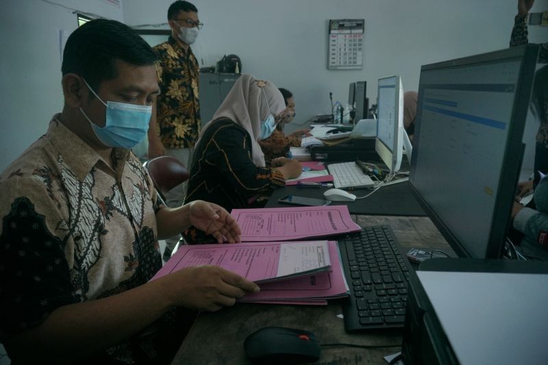 Tahukah Anda, Kini Urus Administrasi Kependudukan Kediri Bisa Sehari Jadi? Inovasi Gercep Sahaja Permudah Warga