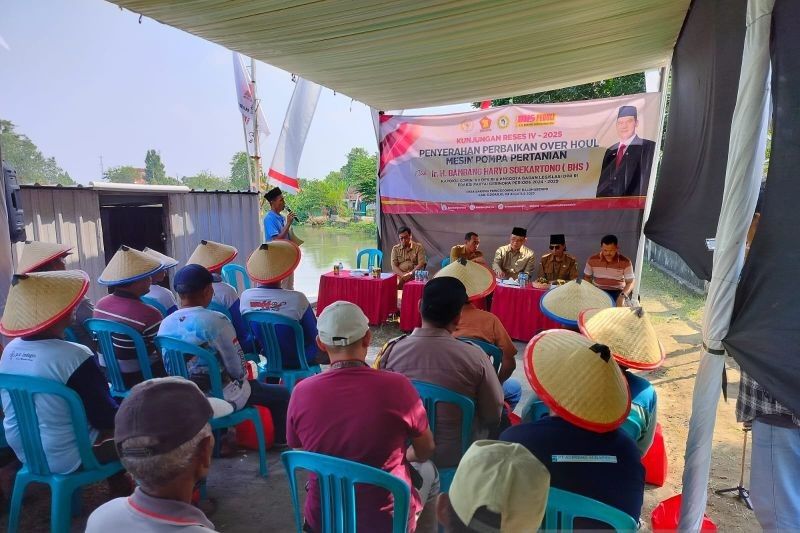 Mengapa 15 Hektare Sawah Terancam? Anggota DPR Beri Bantuan Pompa Pertanian di Sidoarjo