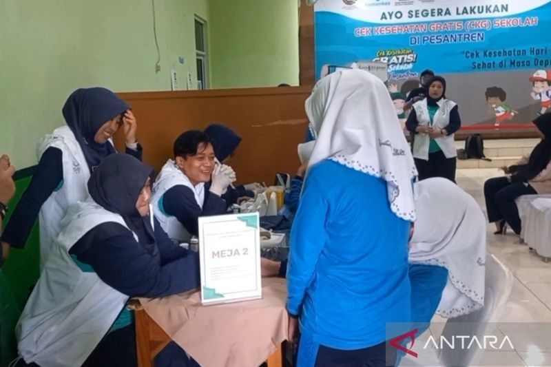 Wali Kota Jakbar Ungkap Manfaat Program Cek Kesehatan Gratis: Dekatkan Layanan ke Pelajar, Target 830 Santri Ponpes Assiddiqiyah!