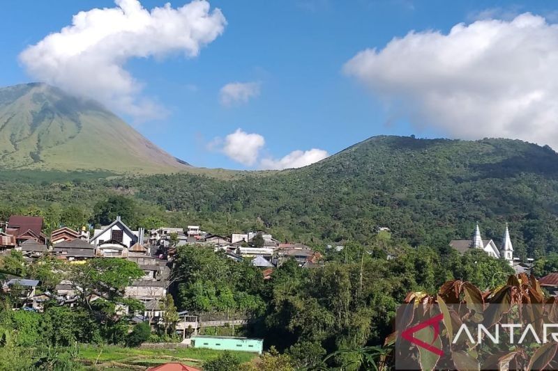 Fakta Unik Gunung Lokon: Mengapa Pendakian Dilarang? Pemkot Tomohon Ambil Langkah Tegas Cegah Karhutla