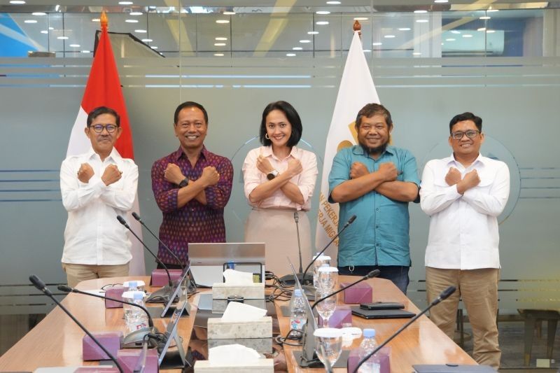 Kebutuhan Ratusan Ribu Awak Kapal Migran Dunia, Wamen P2MI dan KPI Bahas Penguatan Pelindungan Awak Kapal Migran