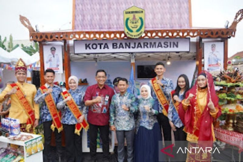 Banjarmasin Ramaikan Pasar Malam Indonesia JKPI 2025 dengan Rumah Banjar Bubungan Tinggi, Ini Keunikannya!