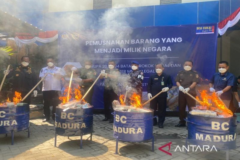 Fakta Mencengangkan: Bea Cukai Madura Musnahkan 20 Juta Batang Rokok Ilegal, Selamatkan Negara Miliaran Rupiah!