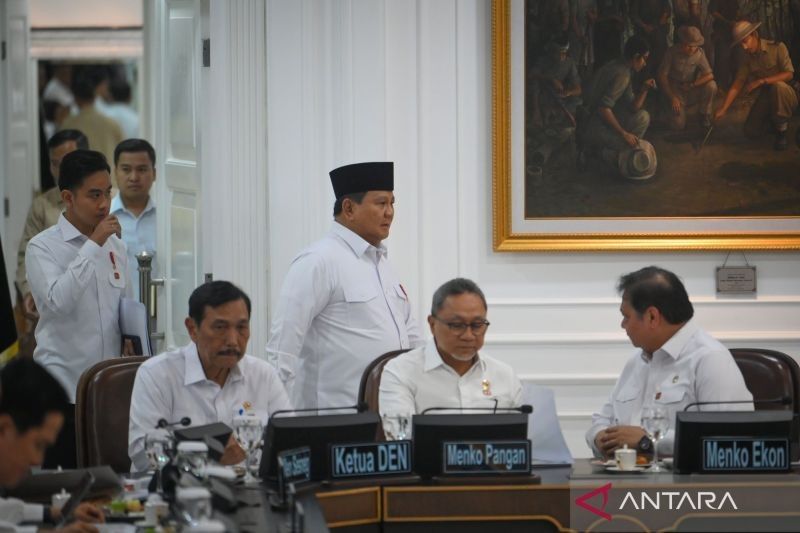 Kali Kedelapan Prabowo Pimpin Rapat Kabinet, Tegaskan Dukungan Prabowo untuk Perdamaian ASEAN di Myanmar dan Konflik Thailand-Kamboja