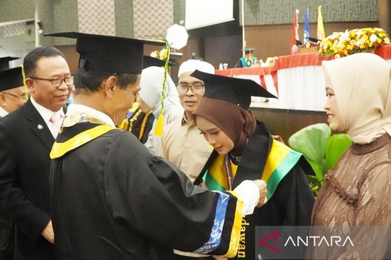 Hebat! ULM Wisuda 1.300 Lulusan Meski Rektorat Terbakar, Blangko Ijazah Aman Berkat Ini