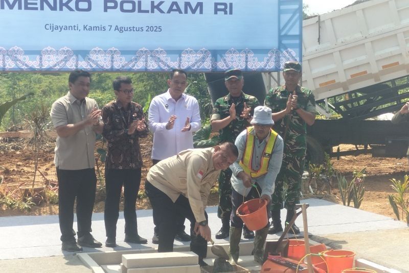Hanya 45 Hari: Mantan Danjen Kopassus Lodewijk Paulus Resmikan Dapur Program Makan Bergizi Gratis di Bogor