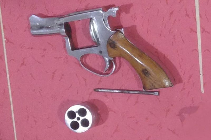 Terungkap! Polisi Bekuk Empat Tersangka Kasus Penangkapan Sabu dan Senpi Rakitan di Metro