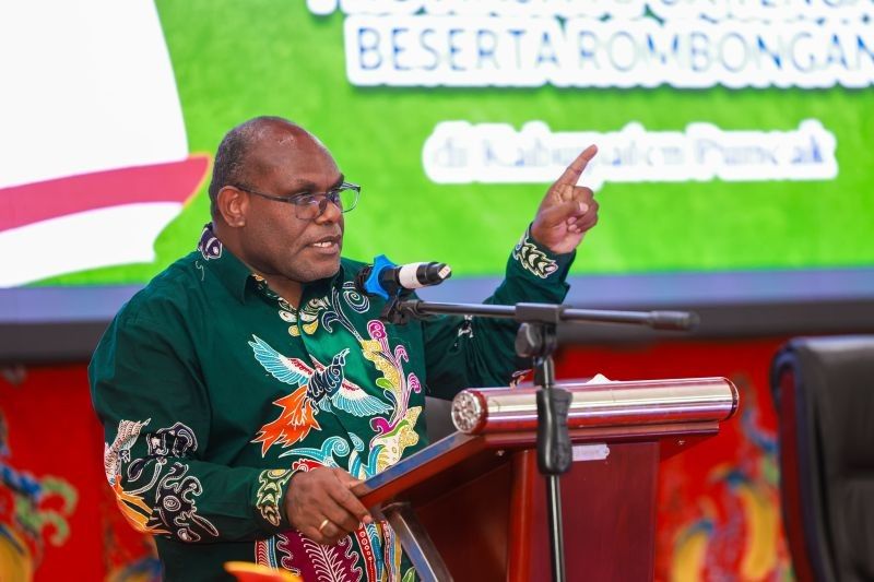 Mengapa Sekolah Sepanjang Hari Jadi Solusi Pendidikan di Papua Tengah? Ini Kata Gubernur Nawipa