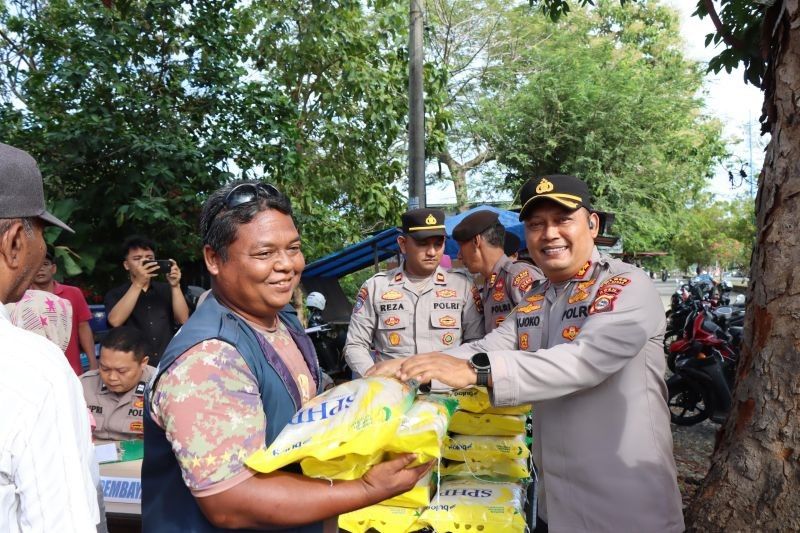 Polres Aceh Besar Sediakan Dua Ton Beras pada Gerakan Pangan Murah, Bantu Tekan Inflasi Lokal