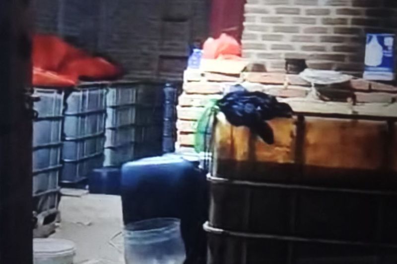 Tersembunyi 50 Meter dari Jalan Raya, Polres Maros Amankan 10 Ton Solar Ilegal