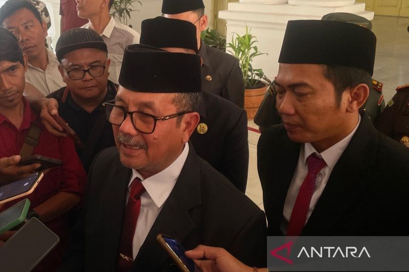 Fakta Unik: Pemkab Cirebon Ajak Warga Kibarkan Bendera Merah Putih, Tolak Simbol One Piece Jelang HUT ke-80 RI