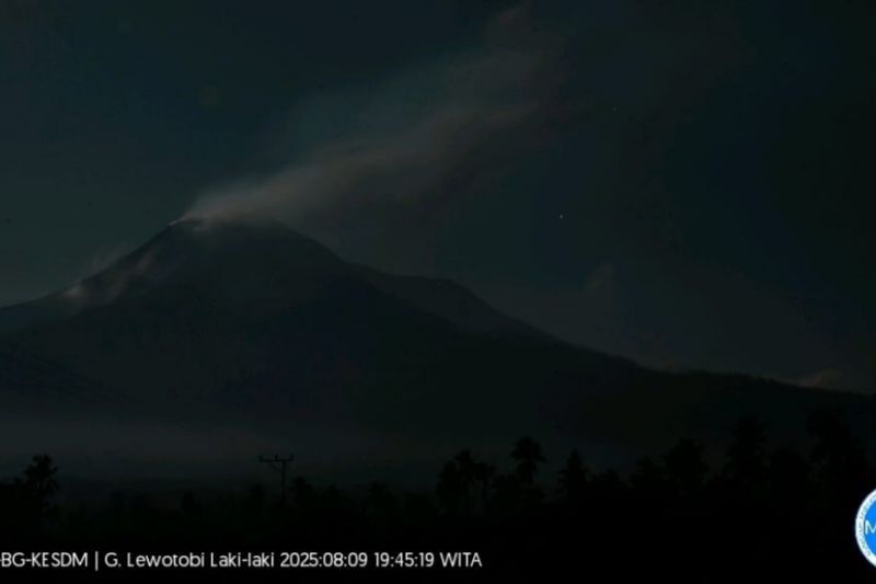 Fakta Erupsi Gunung Lewotobi Laki-laki: Lontarkan Abu 800 Meter, Status Awas Tetap Berlaku
