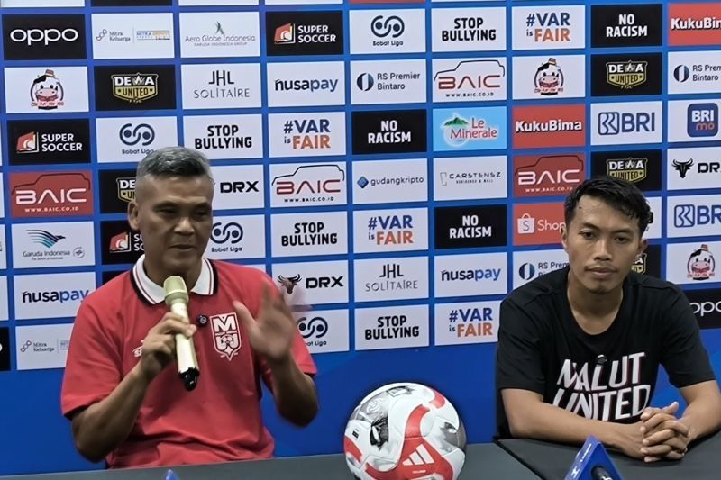 Fakta Unik Hendri Susilo: Pelatih Lokal Antar Malut United Bungkam Dewa United 3-1 di Laga Perdana