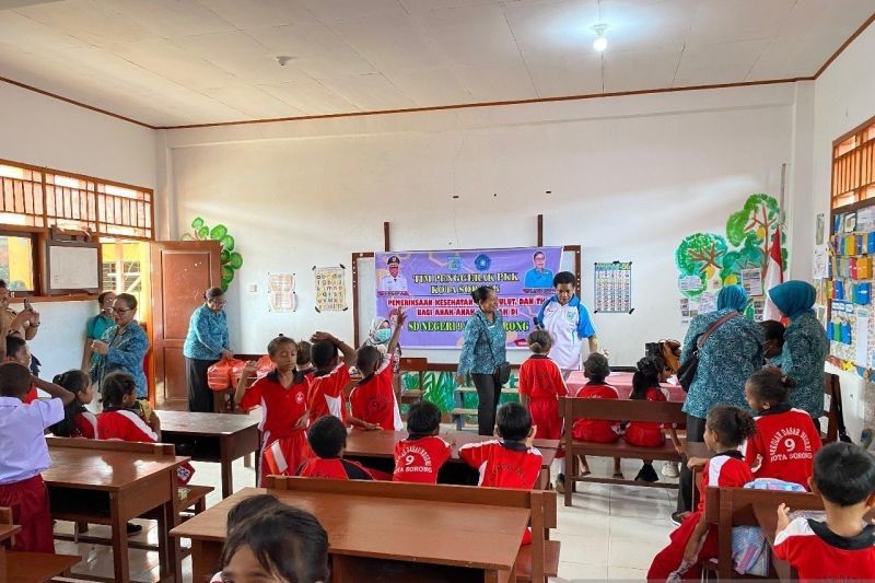 Fakta Unik: Kesehatan Gigi dan THT Sering Terabaikan, TP PKK Sorong Gelar Pemeriksaan Kesehatan Anak SD Gratis