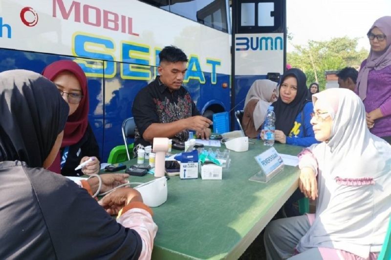 Ratusan Warga Teluk Rubiah Antusias Berobat Gratis di Mobil Sehat Timah: Sinergi Tingkatkan Kesehatan Masyarakat