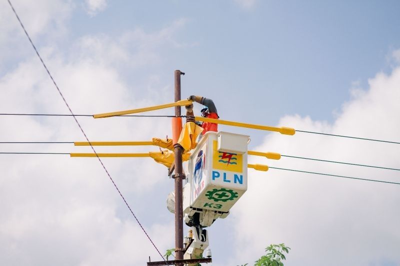 Jelang HUT ke-80 RI, PLN Jatim Sukses Gelar Pemeliharaan Tanpa Padam, Selamatkan Ratusan Ribu kWh Energi