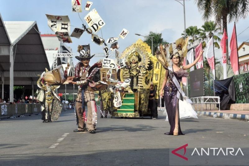 Megah dan Inovatif: Jember Fashion Carnaval 2025 Pecahkan Rekor dengan 10 Defile Spektakuler 'EVOLUXION'