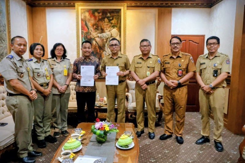 Tahukah Anda? BPN Denpasar Serahkan 120 Bidang Aset Tanah Pemkot Denpasar, Dukung Penanganan Sampah