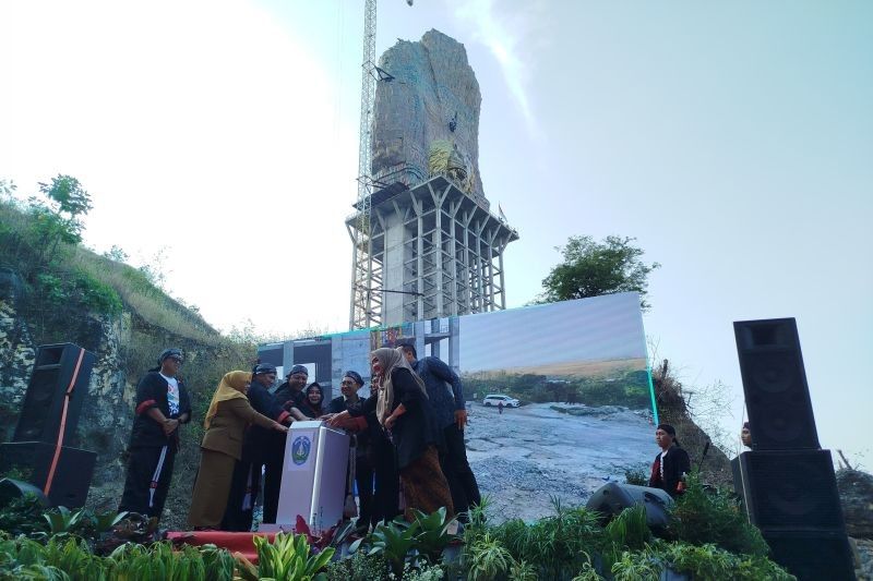 Fadli Zon Resmikan Monumen Reog Ponorogo, Diklaim Lebih Tinggi dari GWK Bali?