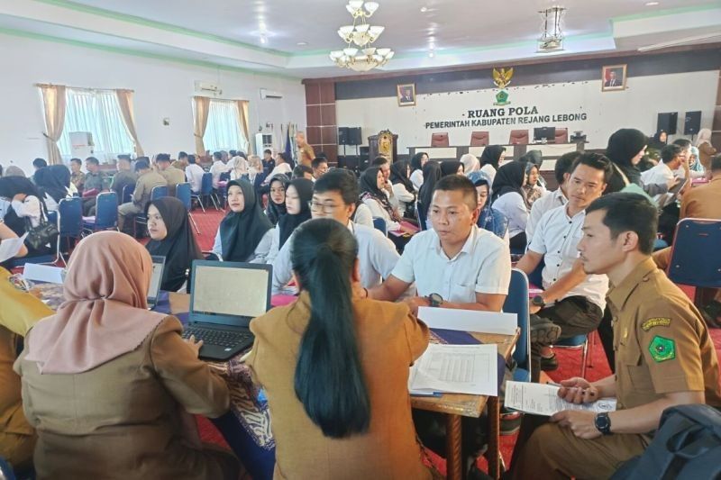 DPRD Awasi Ketat Verifikasi Ulang PPPK Rejang Lebong 2024: Ratusan Peserta Hadapi Kendala Administrasi