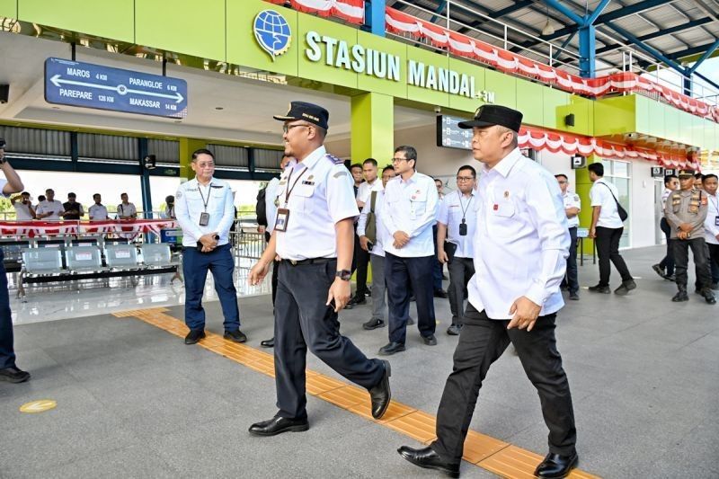 Terobosan Baru Kemenhub: Integrasi Stasiun KA Sulsel dengan Pelabuhan dan Terminal untuk Efisiensi Logistik
