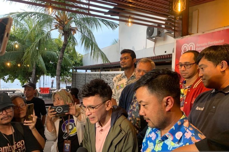 Rayakan HUT ke-80 RI, Ancol Gelar Upacara Bawah Air Bersama Hiu: Ruben Onsu Turut Berpartisipasi