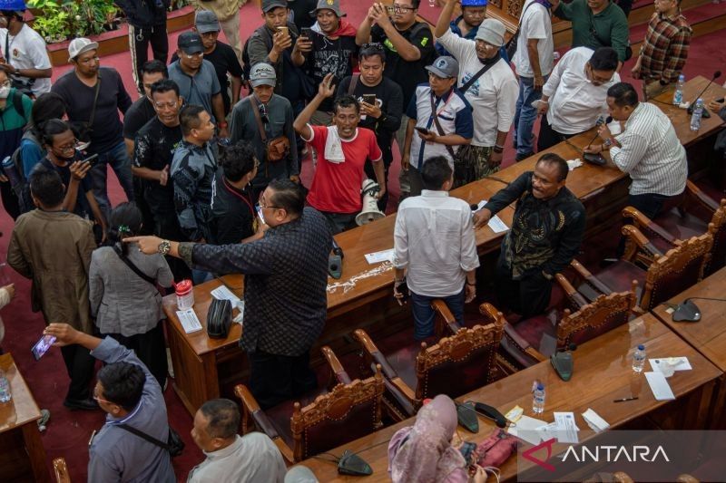 Hukum Kemarin: Bupati Pati Terseret Kasus DJKA, Dosen UGM Ditahan, hingga 63 Kg Ganja Disita dari Kampus UIN Suska