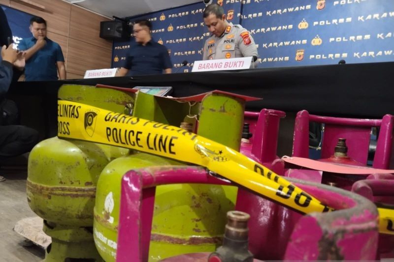 Terungkap! Modus Licik Pengoplosan Gas Elpiji Bersubsidi di Karawang, 5 Pelaku Ditangkap Polisi