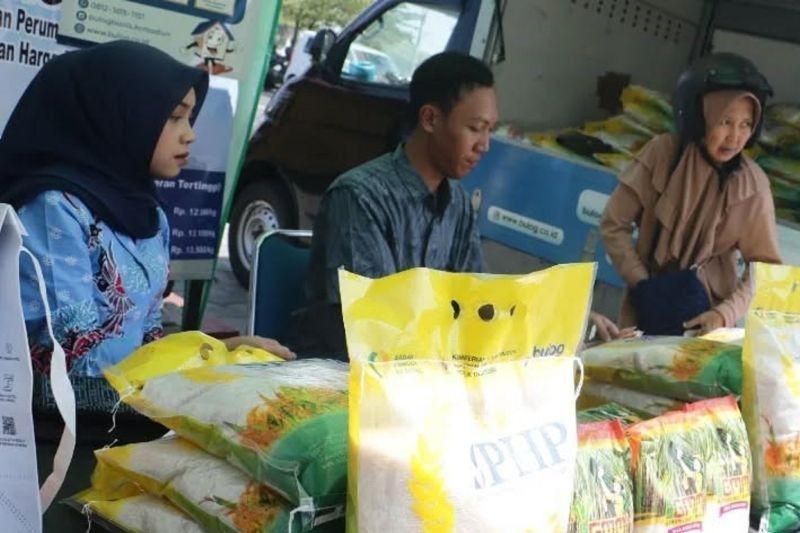 Penjualan Tertinggi se-Jawa Timur, Bulog Madiun Salurkan Ratusan Ton Beras SPHP untuk Stabilisasi Harga
