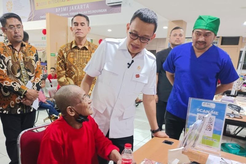Fakta Puluhan PMI Rentan, Karding Tinjau Cek Kesehatan Gratis PMI dari Malaysia