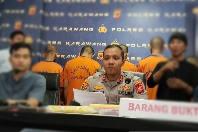 Terungkapnya Dapur Narkoba: Polres Karawang Bongkar Produksi Tembakau Gorila Sintetis Rumahan, Pelaku Belajar dari YouTube!