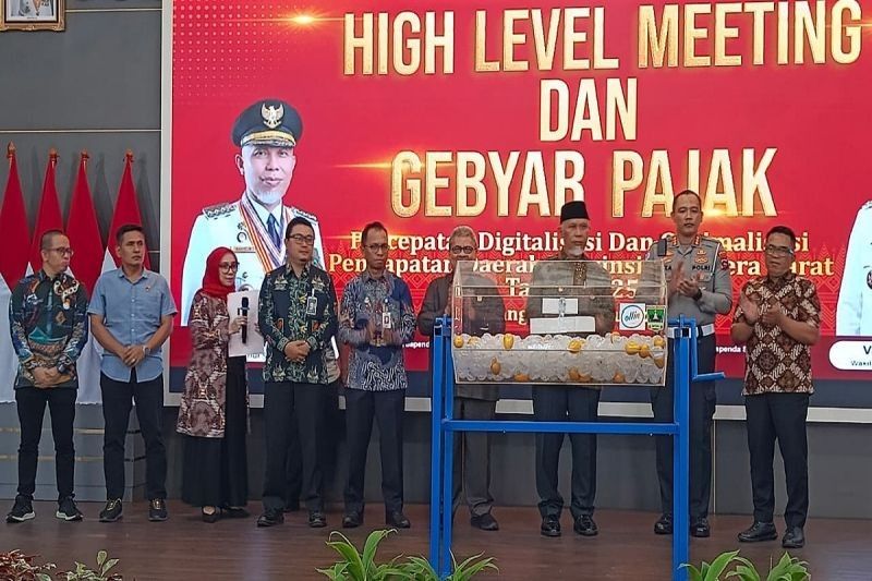 Digitalisasi Pajak Daerah Sumatera Barat Makin Canggih, Empat Wajib Pajak Beruntung Raih Hadiah Umrah