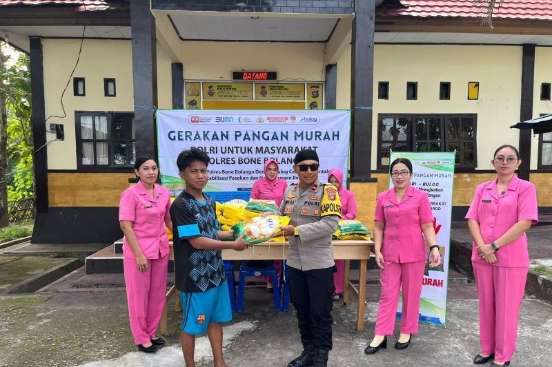 Gerakan Pangan Murah Polri-Bulog: Warga Gorontalo Nikmati Beras Berkualitas, Selisih Harga Mencapai Rp30 Ribu!