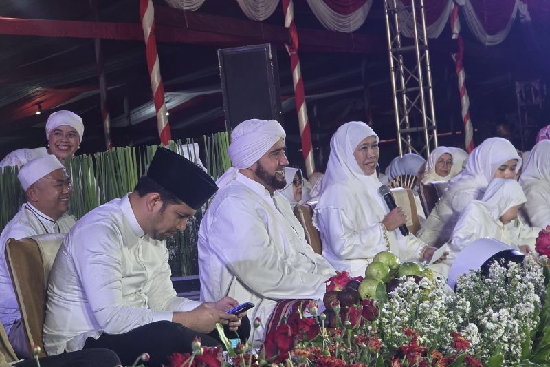 Momen Langka: Jatim Gelar Dzikir dan Shalawat Akbar Bersama Habib Syech Rayakan 80 Tahun Kemerdekaan RI