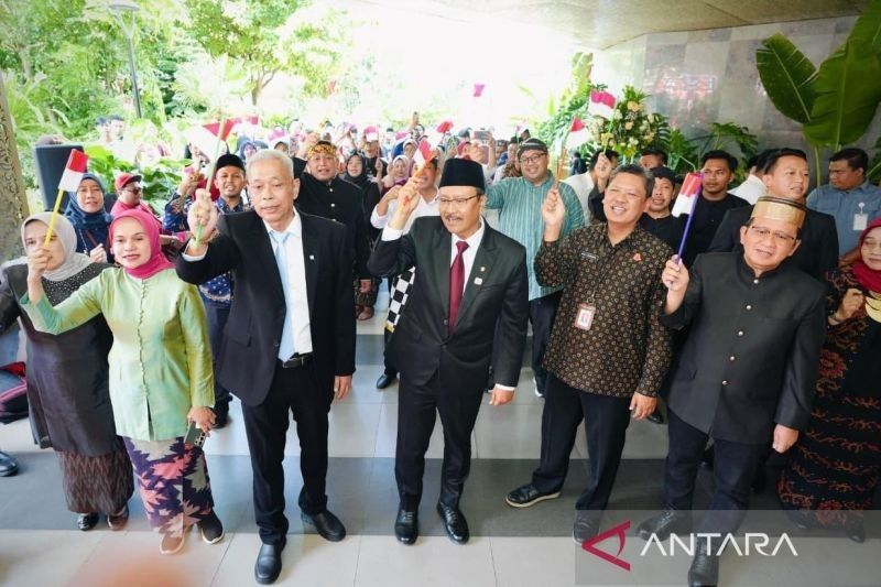 Rayakan HUT RI ke-80, Mensos Ajak Jajaran Beri Dampak Nyata Lewat Program Sekolah Rakyat