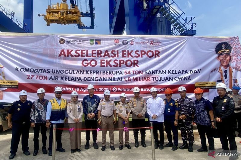 Barantin Kepri Lepas Ekspor Produk Olahan Kelapa Rp1,8 Miliar: 54 Ton Santan dan Air Kelapa Tembus Pasar China