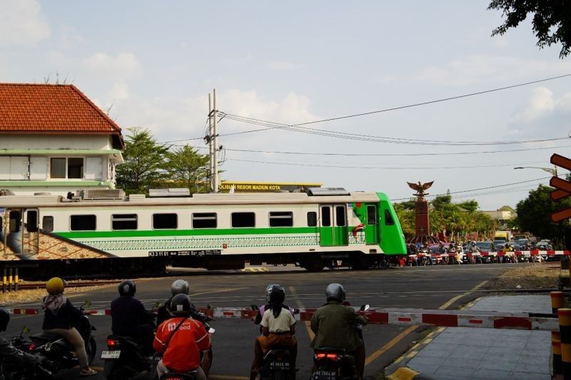 Kado Spesial HUT RI ke-80: Perpanjangan Rute KA BIAS Kini Layani Stasiun Caruban